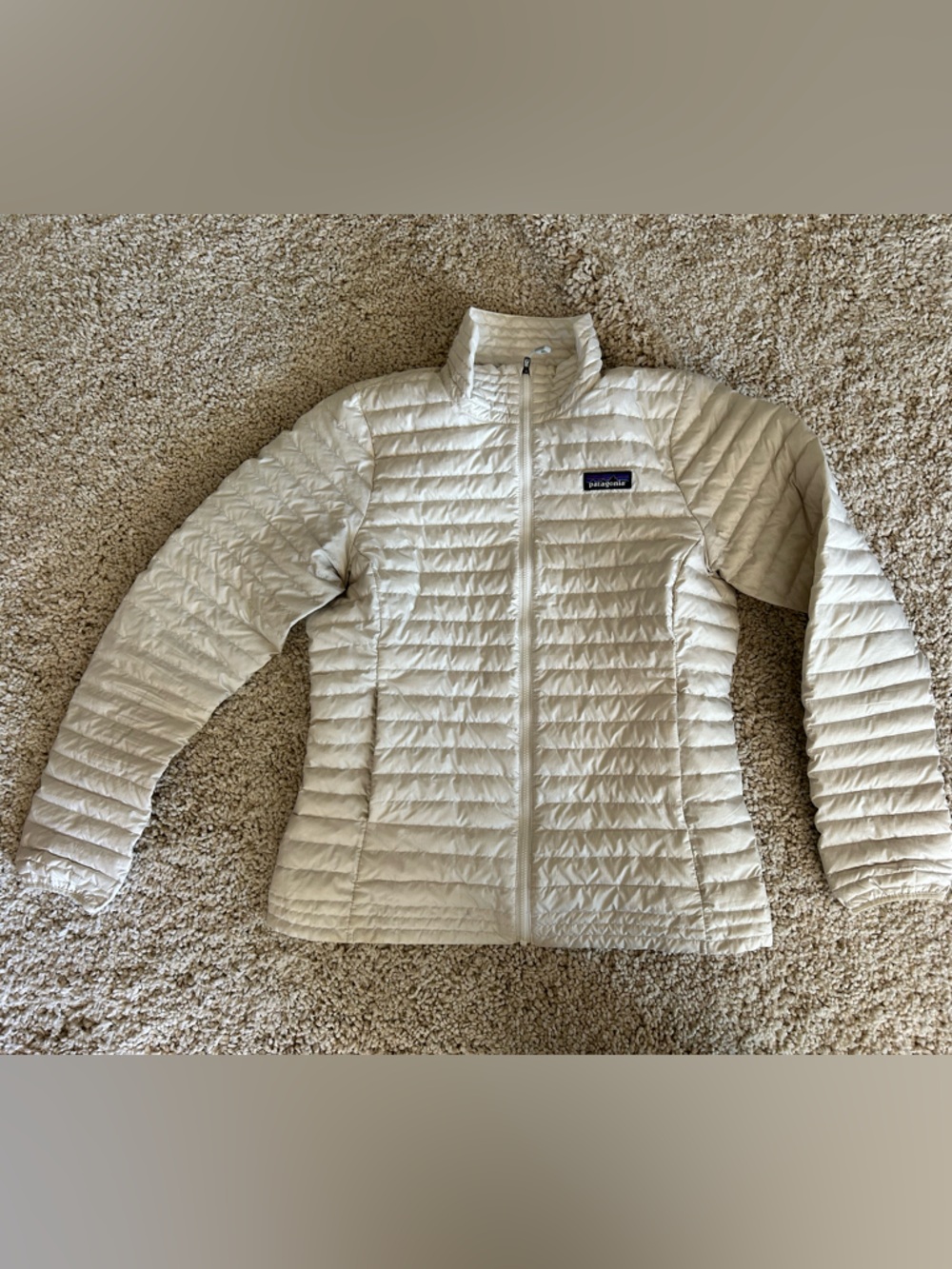 **PATAGONIA** thin puffy jacket - small